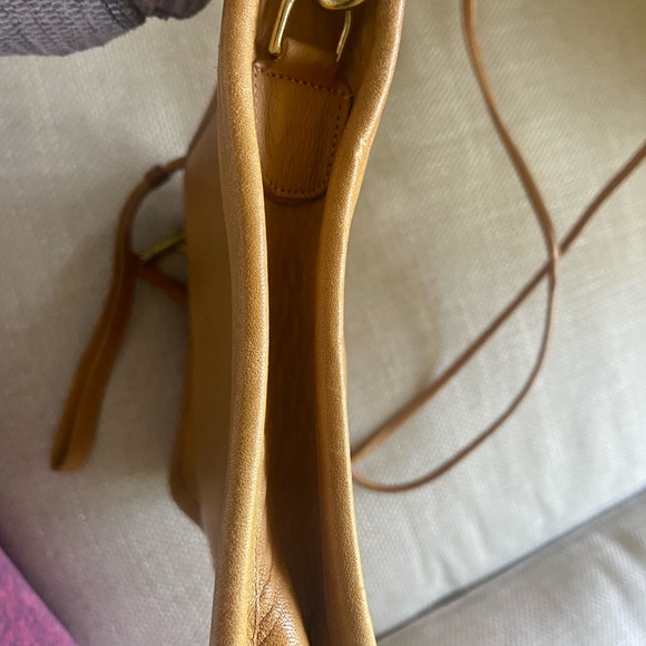 A coach 1970s purse with coach leatherware embossed. Light use. Camel colored. - Picture 5 of 9